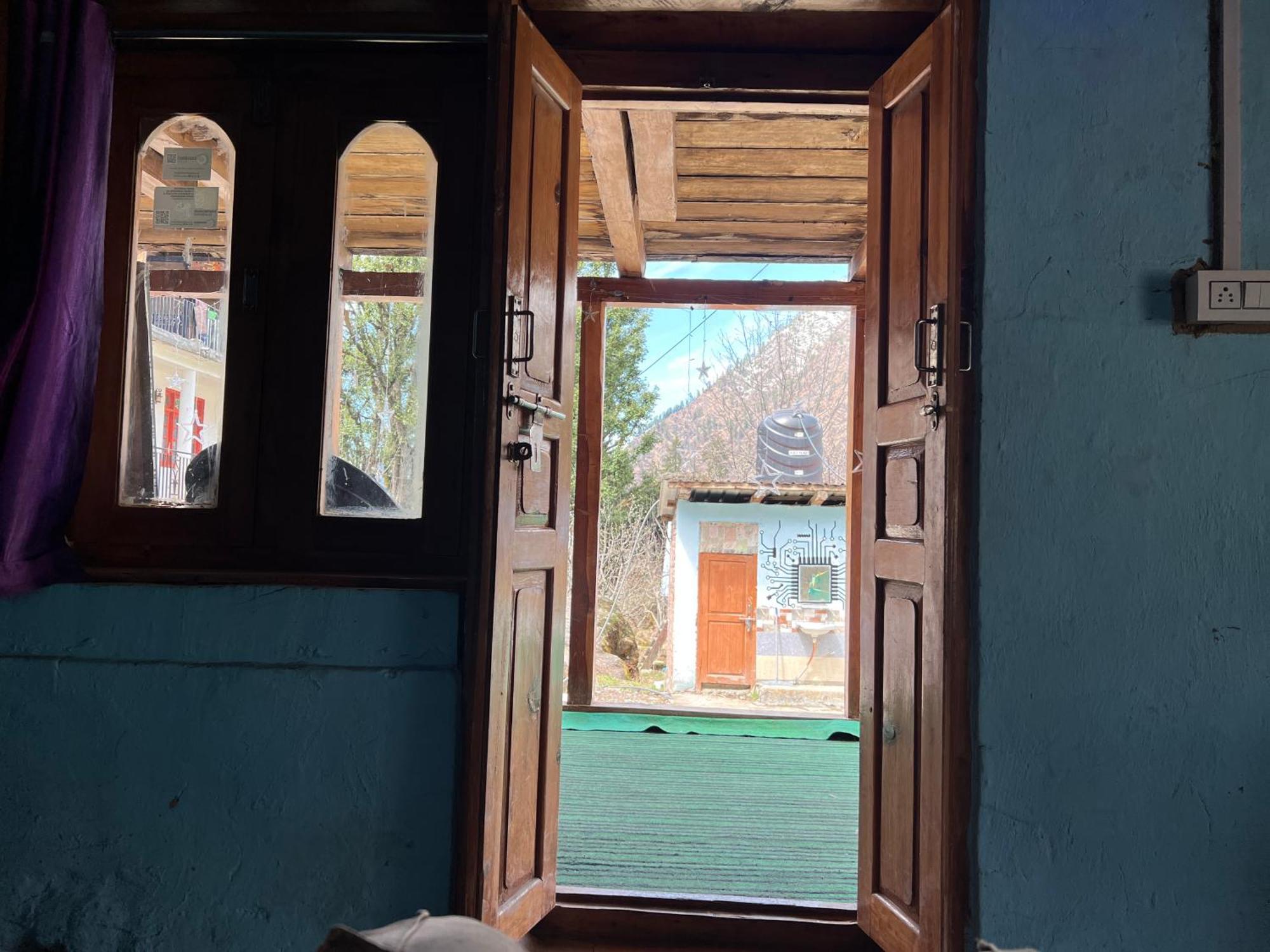 Old Brahma Homestay Kalgha Exterior foto